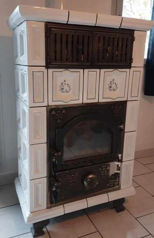 Poêle à bois en faience type "Alsacien"