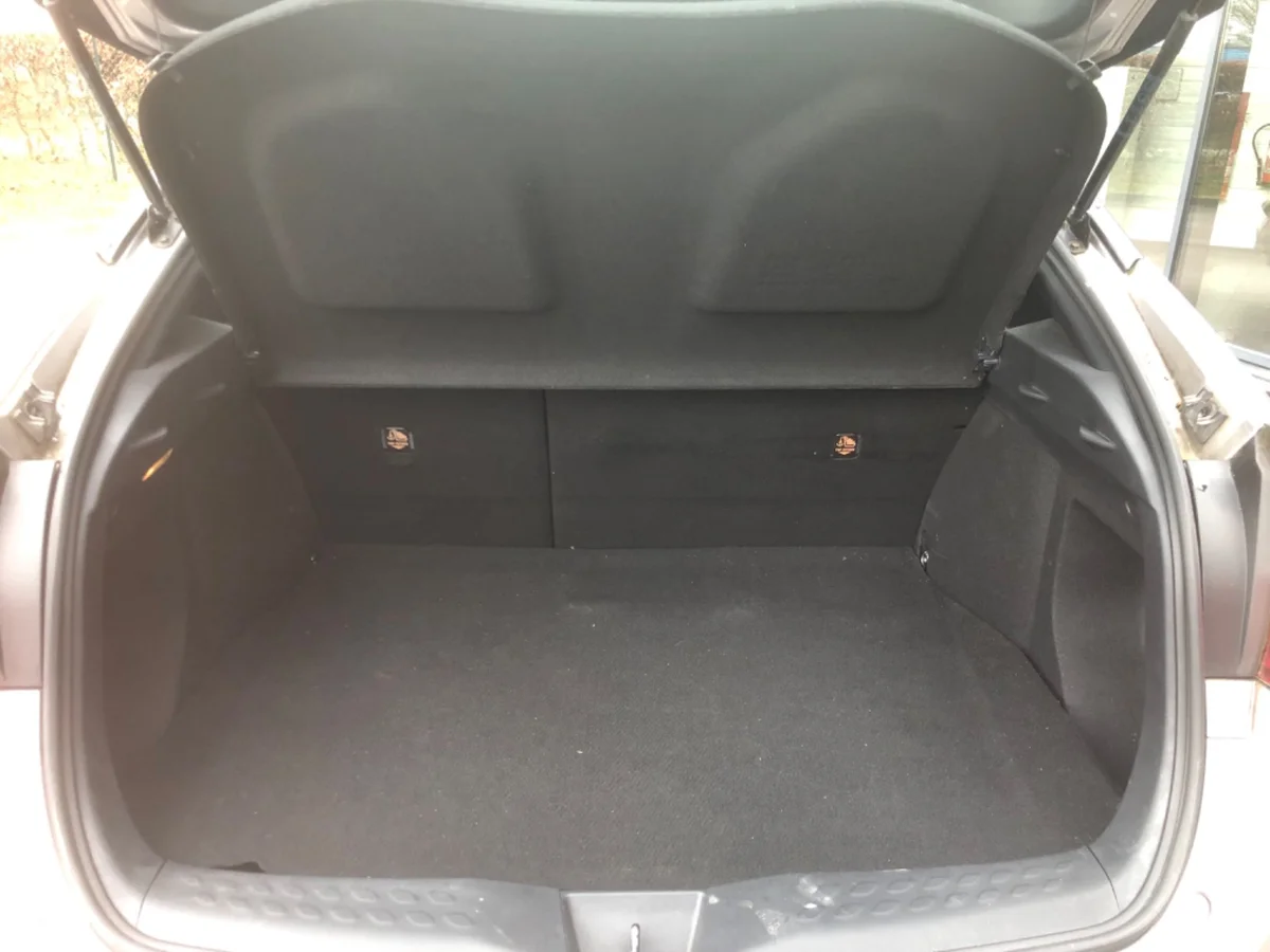 RENAULT MEGANE 1.3 TCE 140CH BUSINESS BOÎTE AUTOMATIQUE  - Miniature 4
