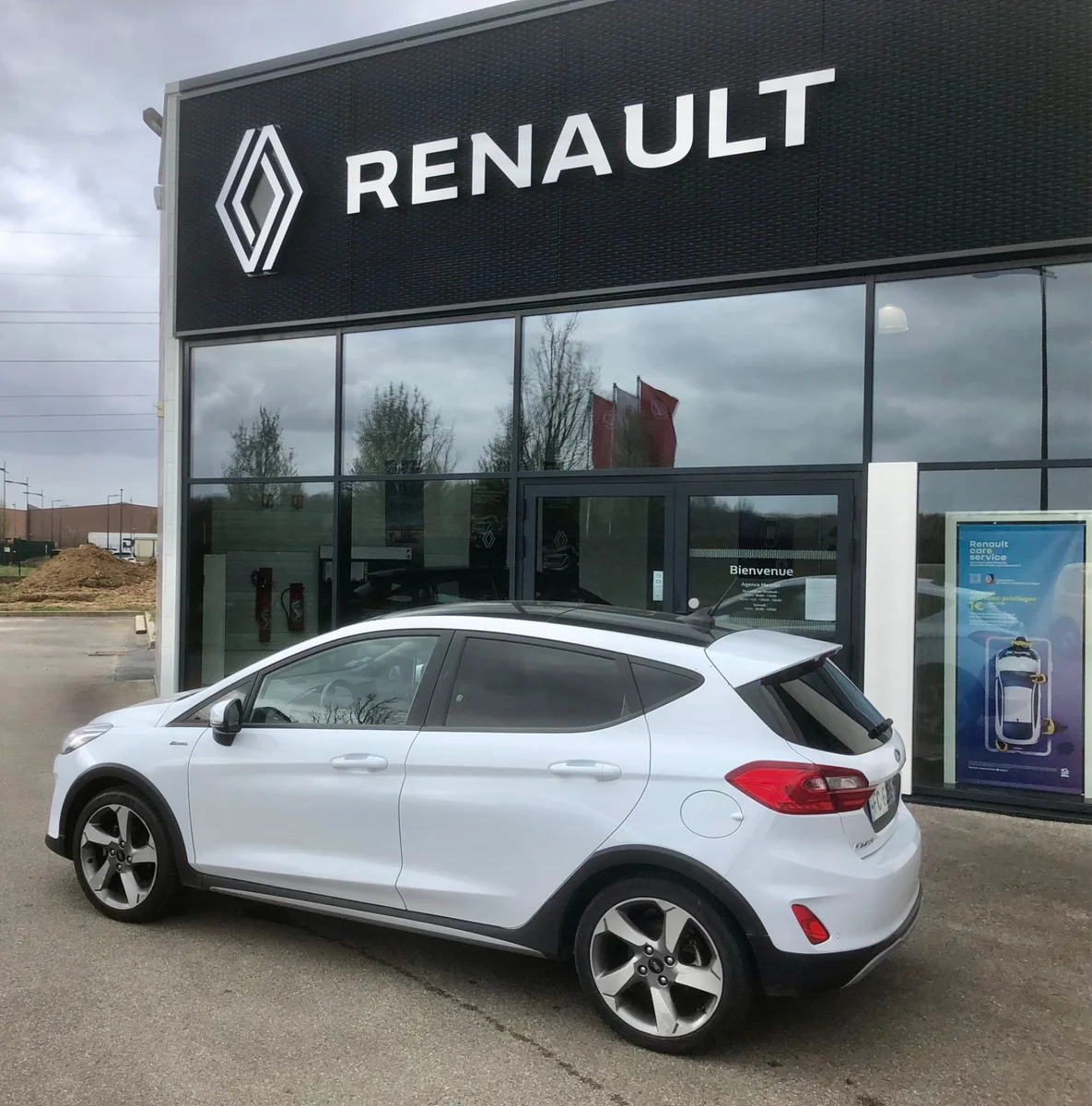 FORD FIESTA ACTIVE 125ch - Miniature 2