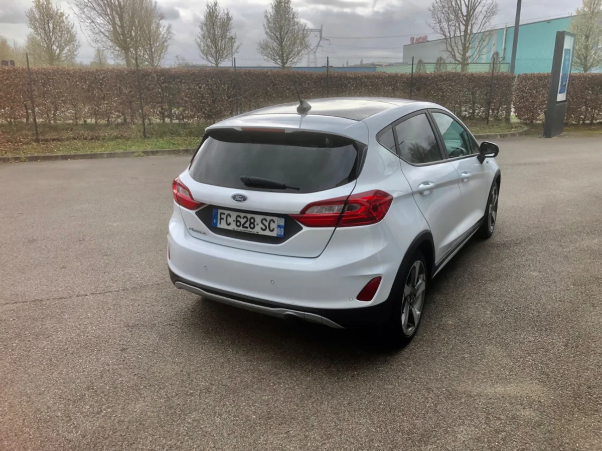 FORD FIESTA ACTIVE 125ch - Miniature 3