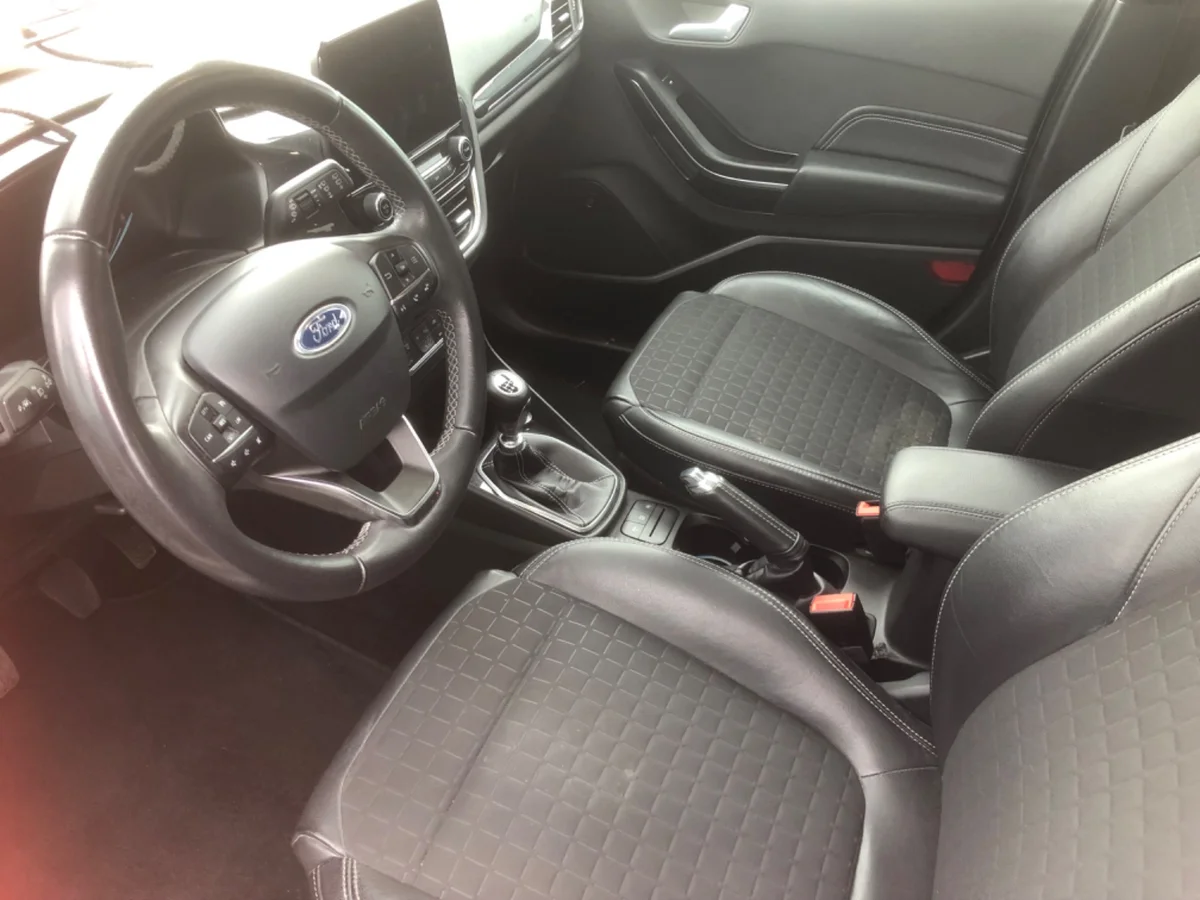FORD FIESTA ACTIVE 125ch - Miniature 5
