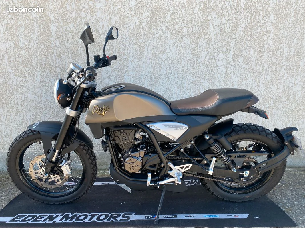 RIEJU 125 CENTURY état neuve