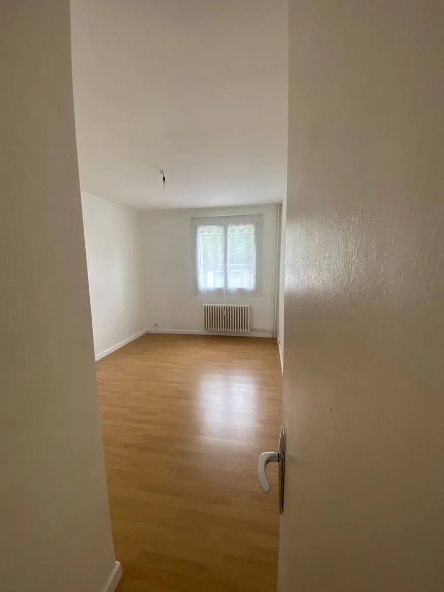 Appartement T4 77 m² Vermenton Compiègne 219 000€ - Miniature 3