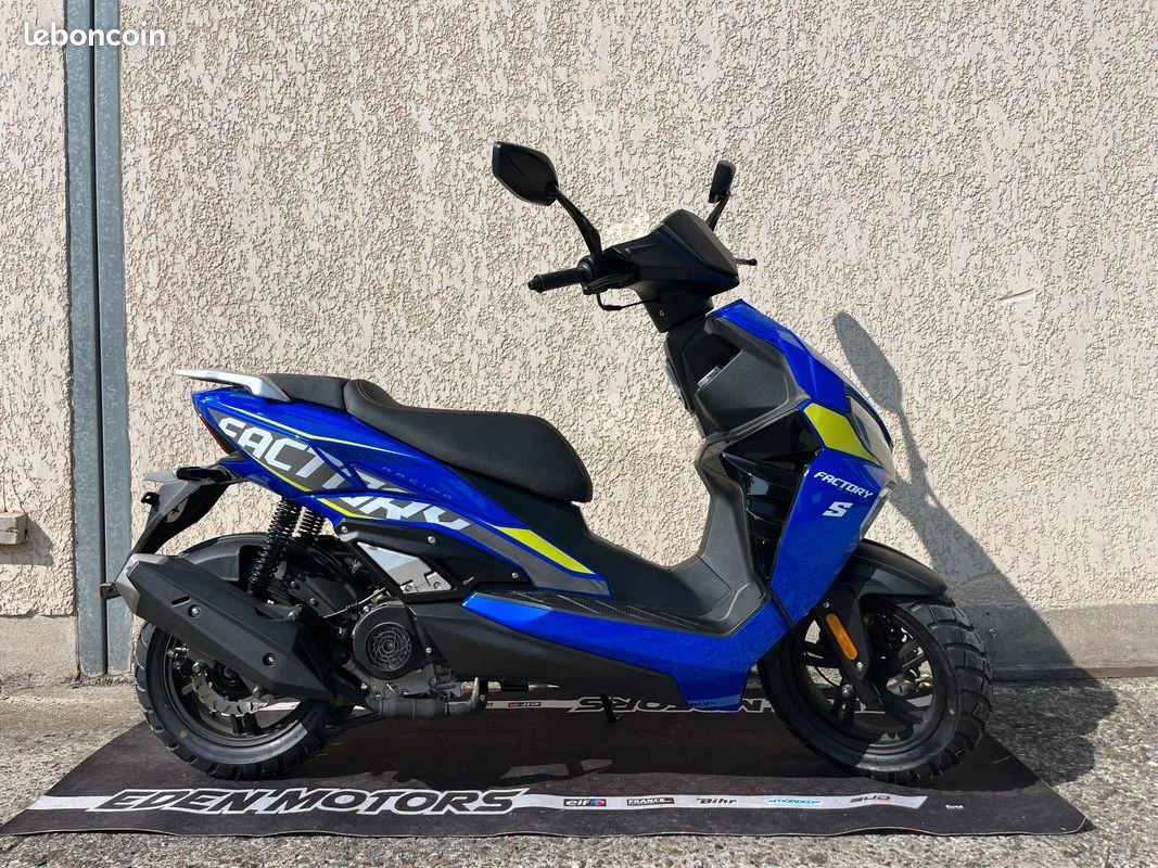 Scooter 50 Sherco Modèle "Factory Racing Bleu" - Miniature 2