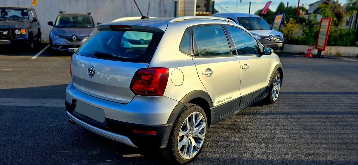 VOLKSWAGEN Polo Cross1.4 TDI Bluemotion 90 GARANTIE 6 MOIS - Miniature 2