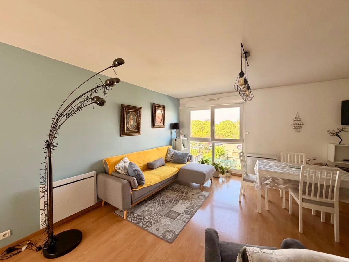 Appartement T3 à Compiègne 70 m2 avec 2 places de parking - Miniature 2