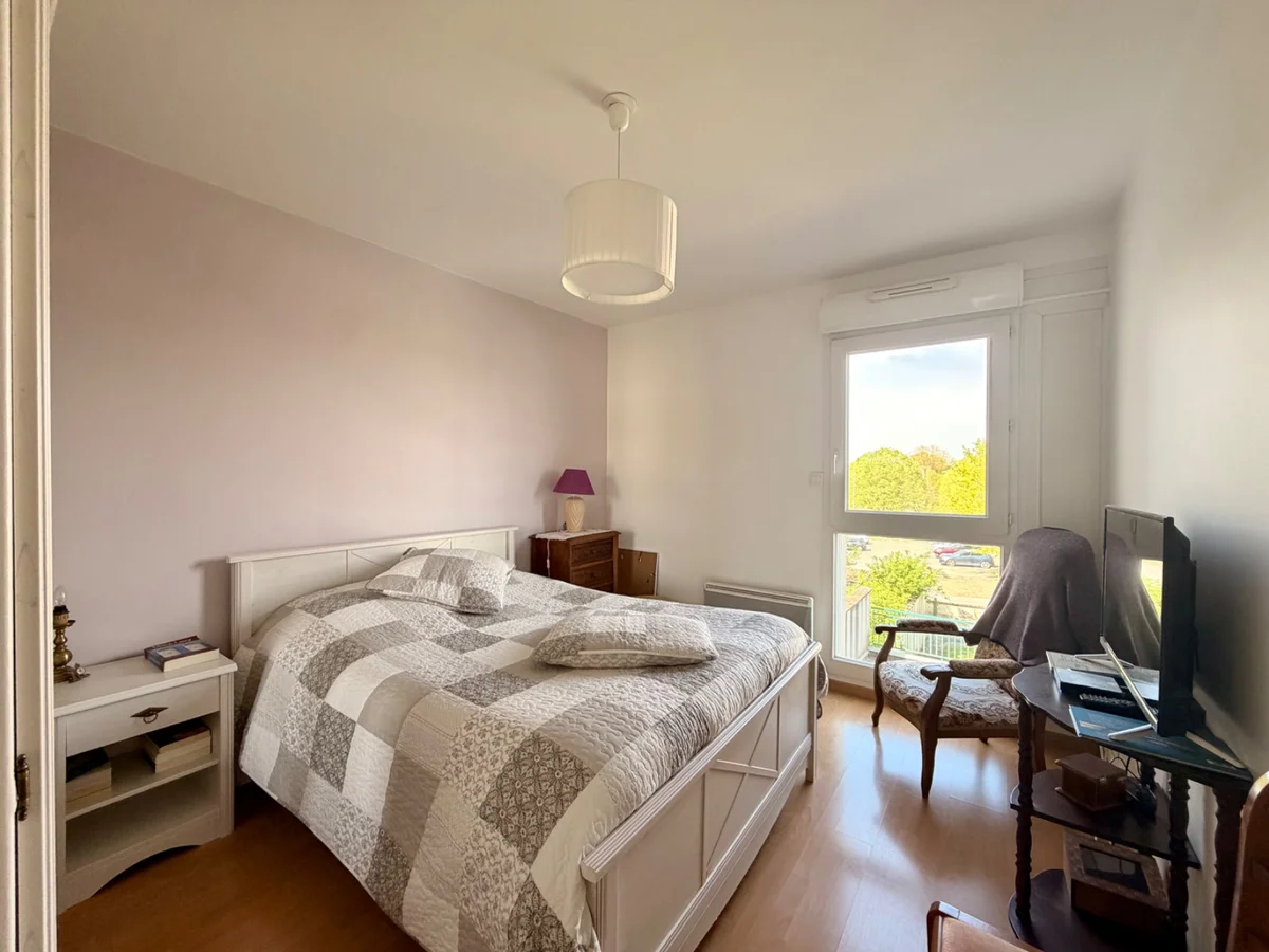 Appartement T3 à Compiègne 70 m2 avec 2 places de parking - Miniature 3