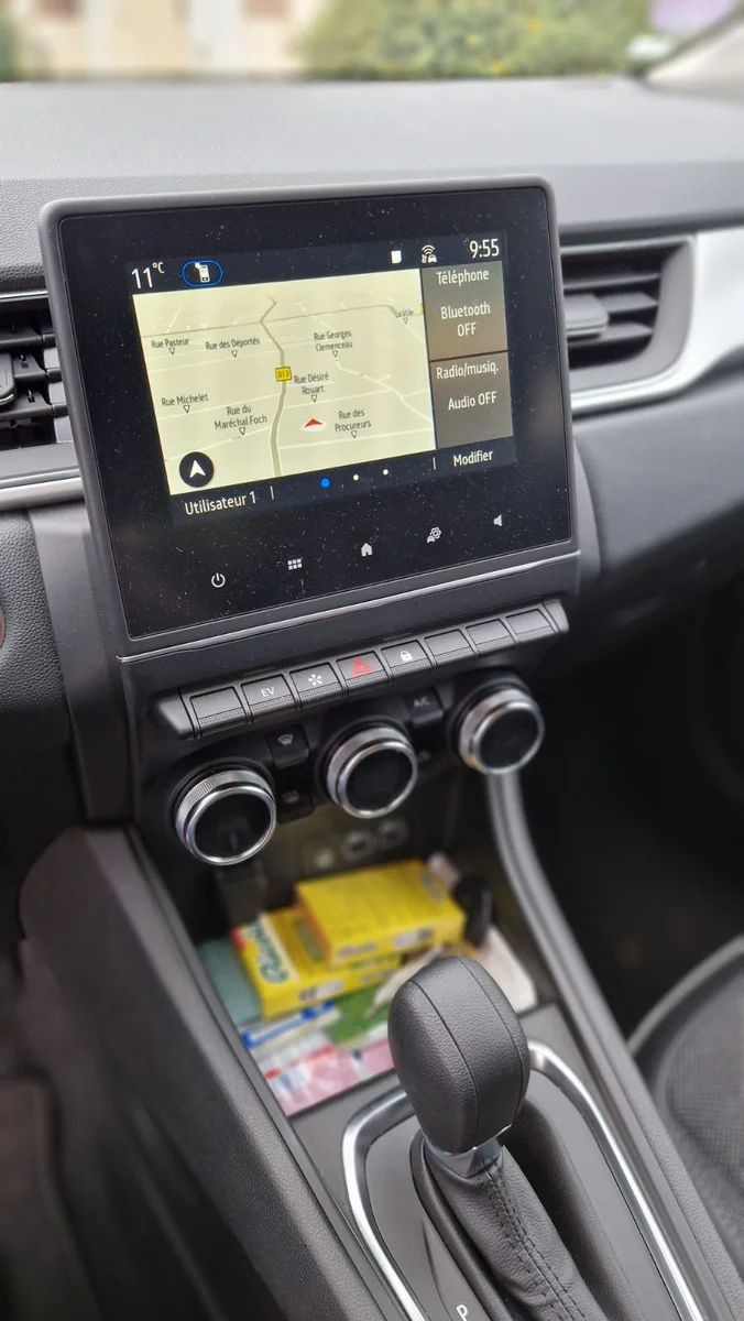 RENAULT CAPTUR HYBRID 145 - Miniature 2