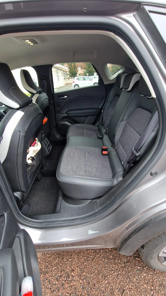 RENAULT CAPTUR HYBRID 145 - Miniature 4