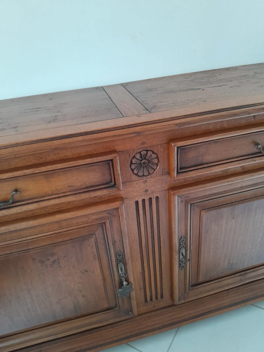 Meuble de rangements  de salle.  - Miniature 2
