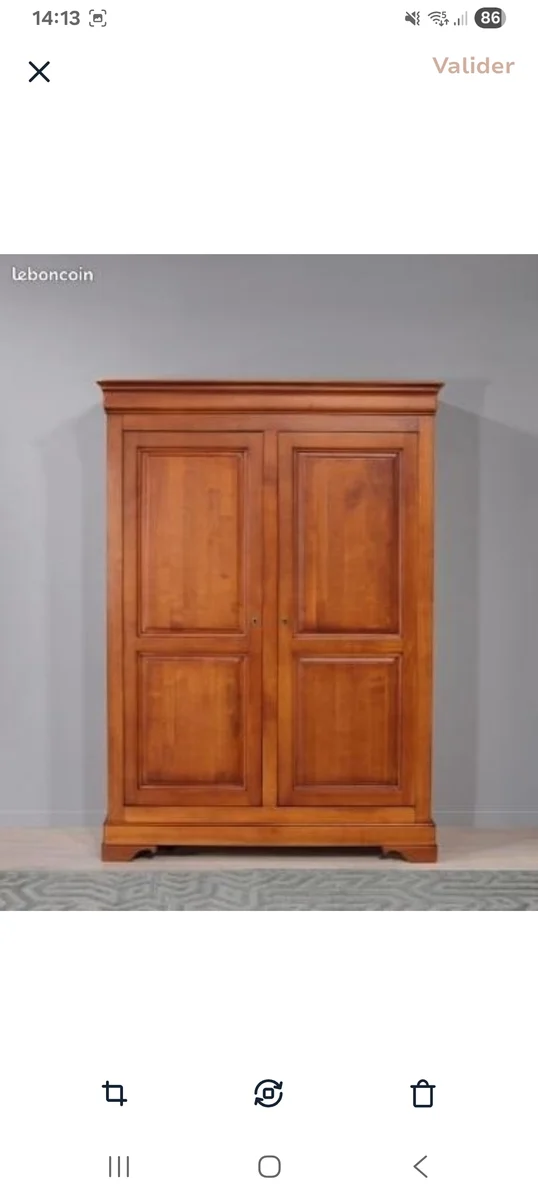 Lit pour literie 140×190  avec l'armoire  en merisier massif Louis Philippe. 