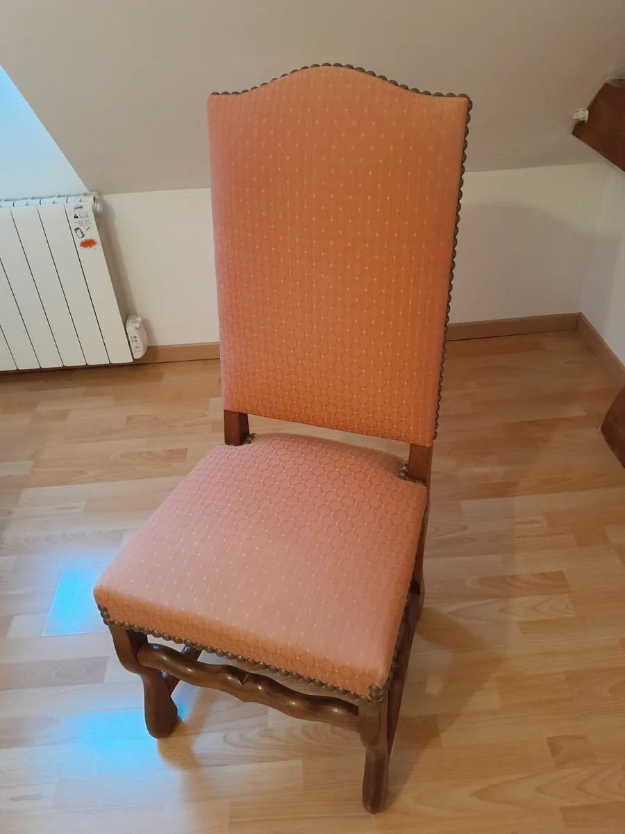 Chaise haute tissus neuf. 