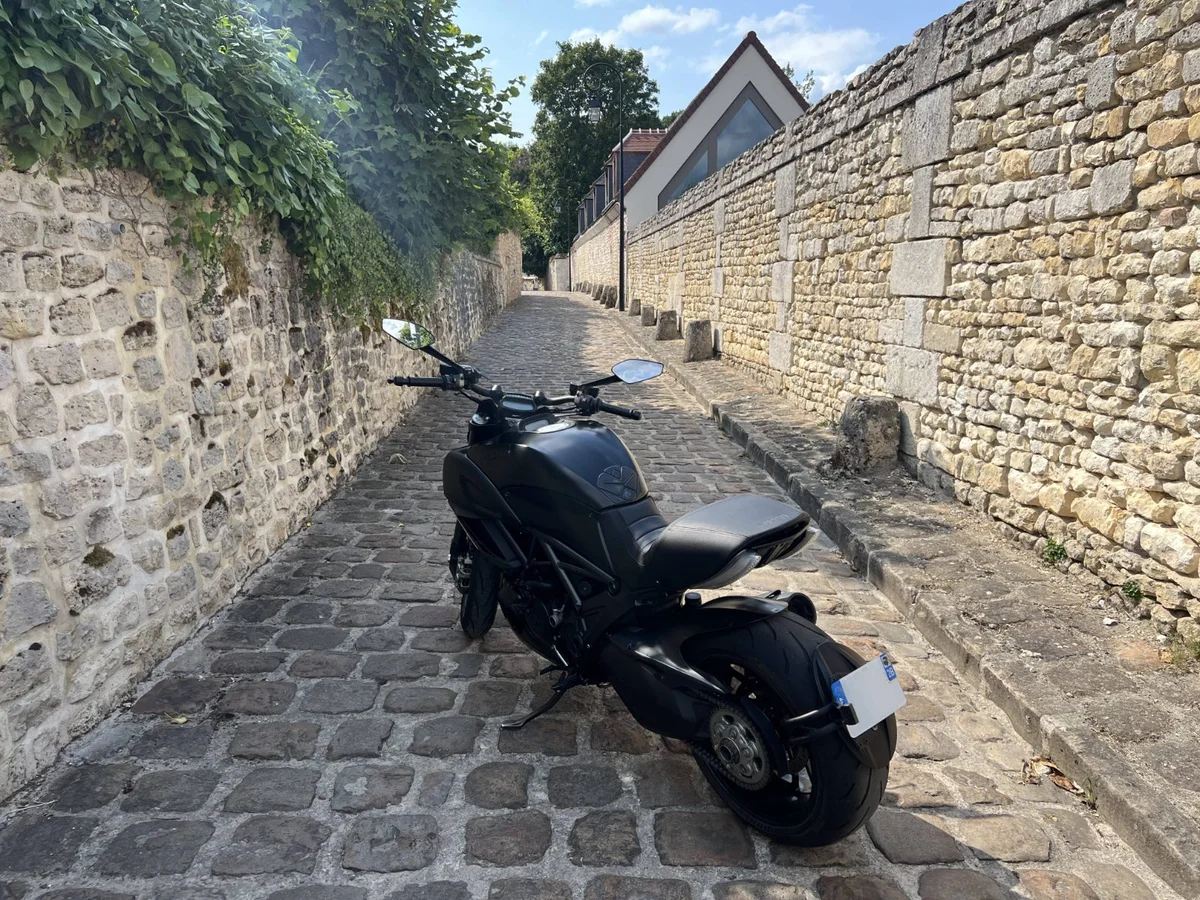 Ducati Diavel 1200 Dark - Miniature 3
